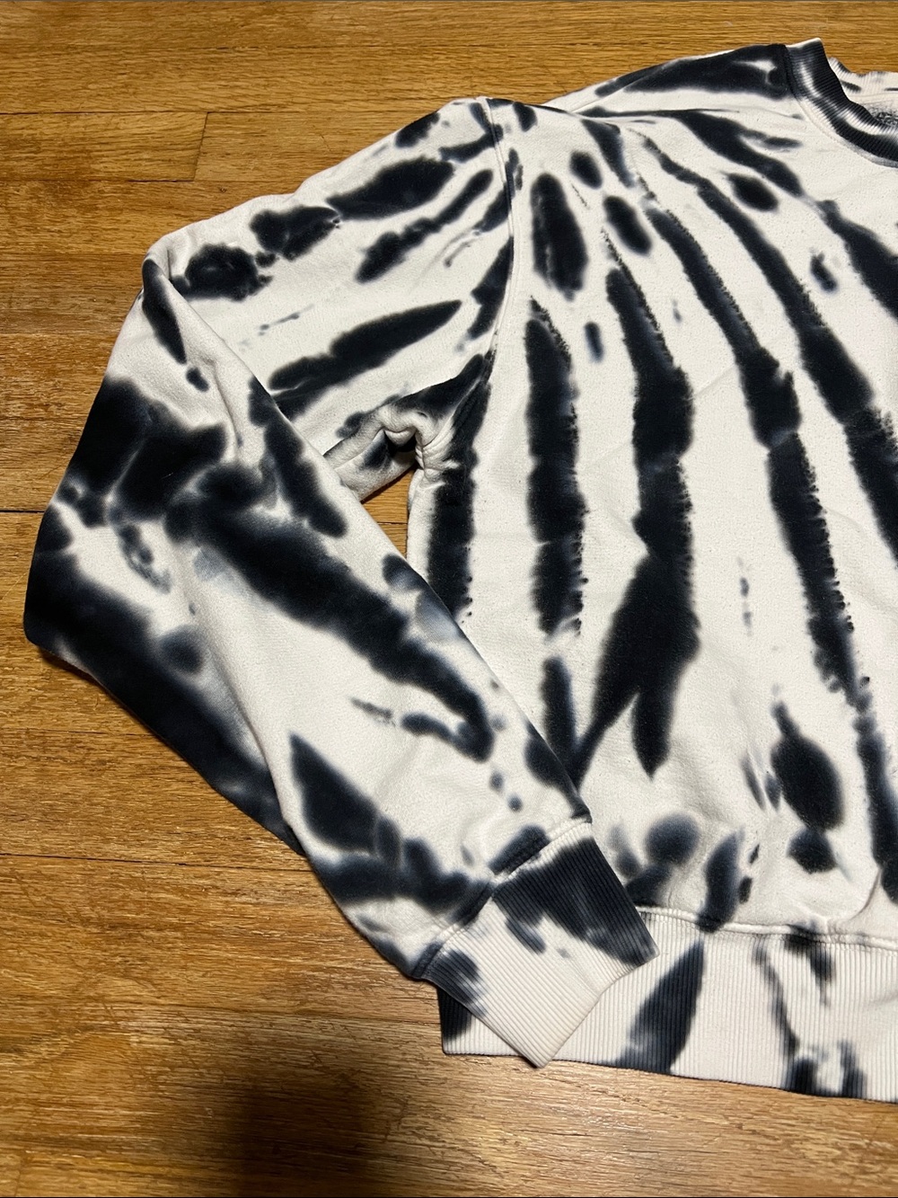 Good American Boyfirned Tie Dye Sweatshirt Black & White Size 1/Small - Picture 5 of 7